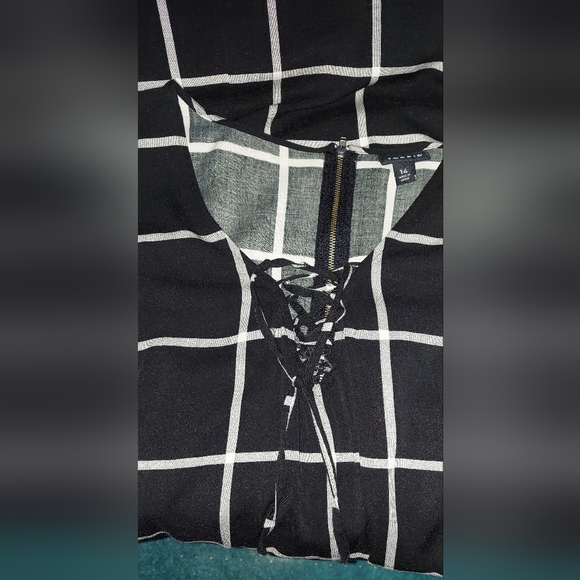 TORRID BLACK & WHITE STRIP DRESS Plus Size 14 - Picture 3 of 10